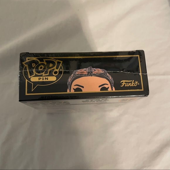NIB Sealed Star Wars Funko Pop! Pin - Fennec Shand SE from The Mandalorian - Picture 4 of 6